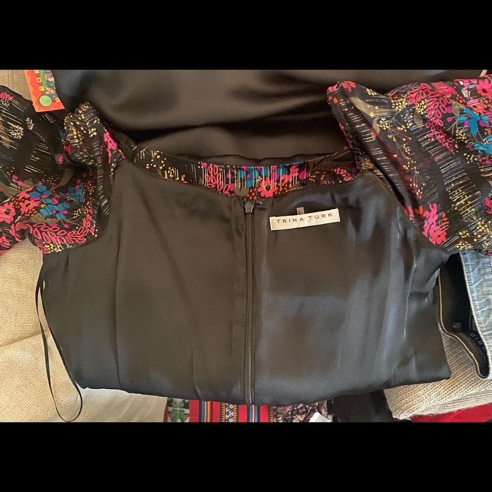 Trina Turk Cupcake Metallic off the shoulders,like new,beautiful silk dress - Picture 13 of 16